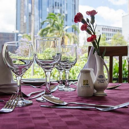 Sentrim 680 Hotel Nairobi Bagian luar foto