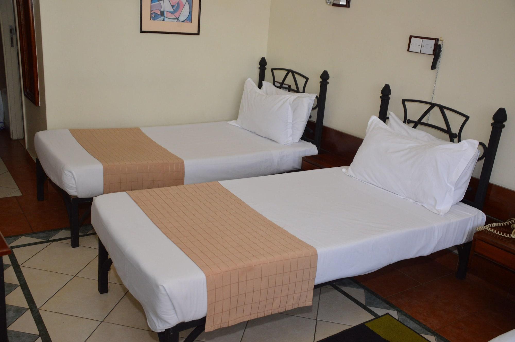 Sentrim 680 Hotel Nairobi Bagian luar foto