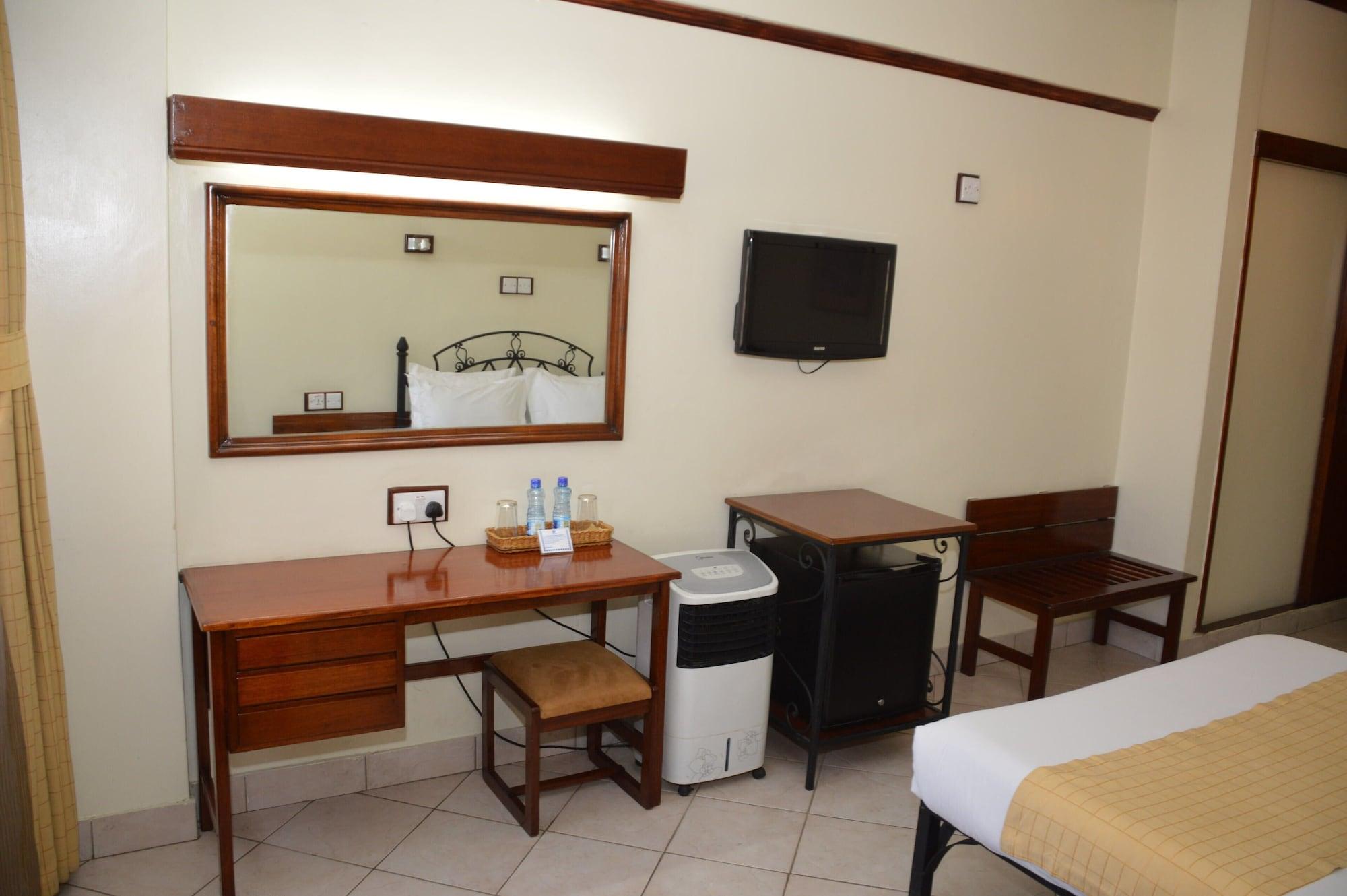 Sentrim 680 Hotel Nairobi Bagian luar foto