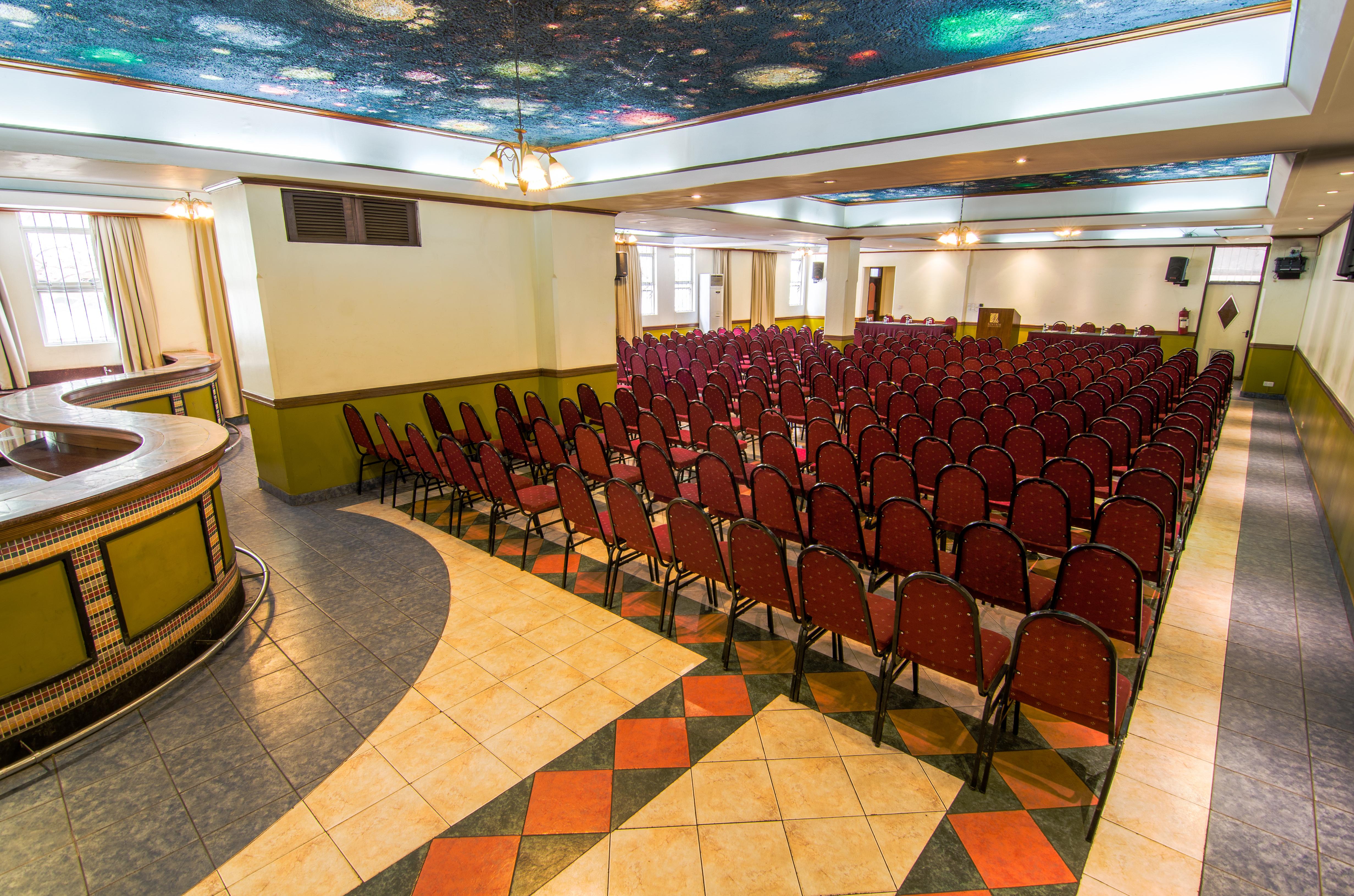 Sentrim 680 Hotel Nairobi Bagian luar foto