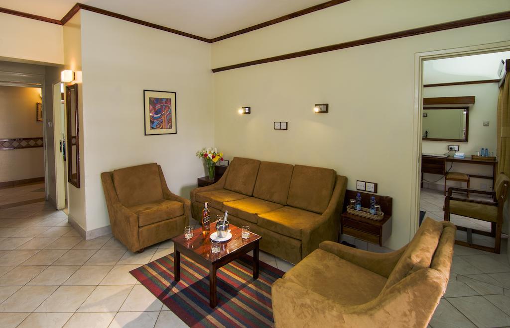 Sentrim 680 Hotel Nairobi Bagian luar foto