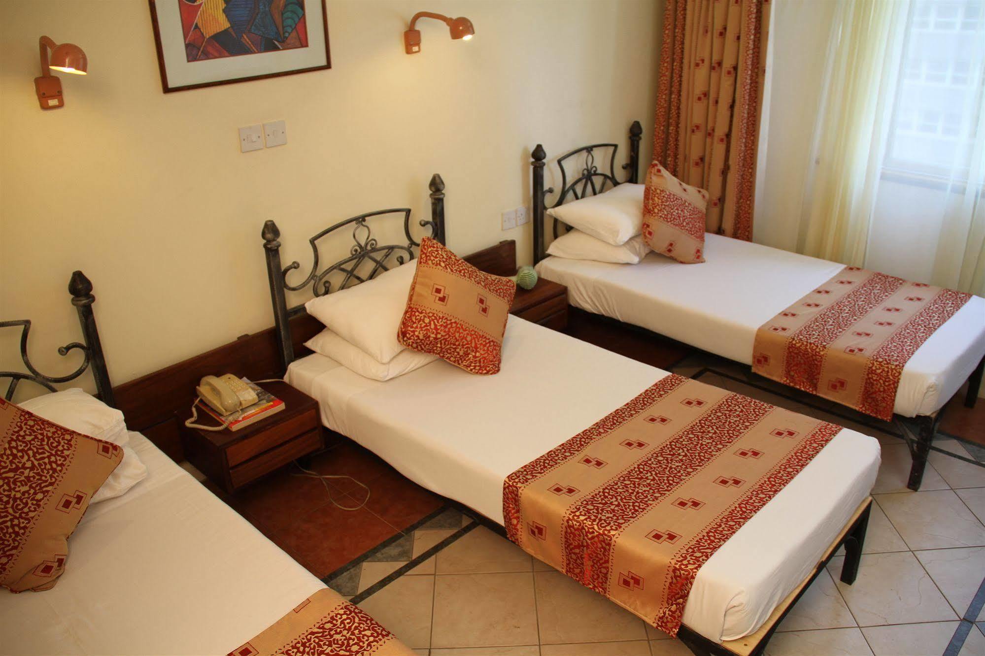 Sentrim 680 Hotel Nairobi Bagian luar foto